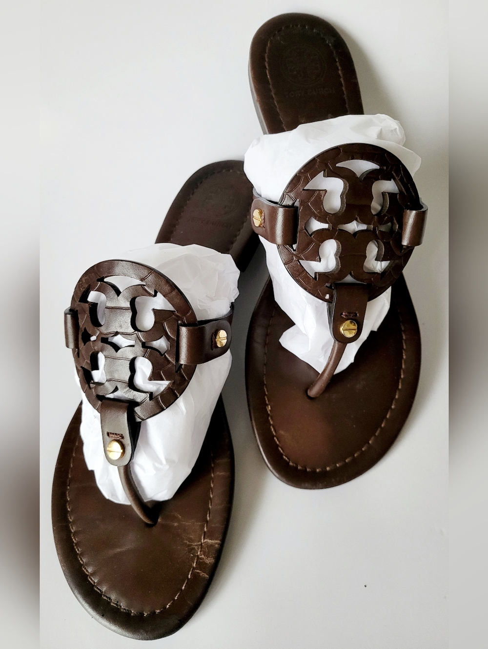 Tory Burch Miller Brown Chocolate Leather Logo Thong Sandals US 8.5
